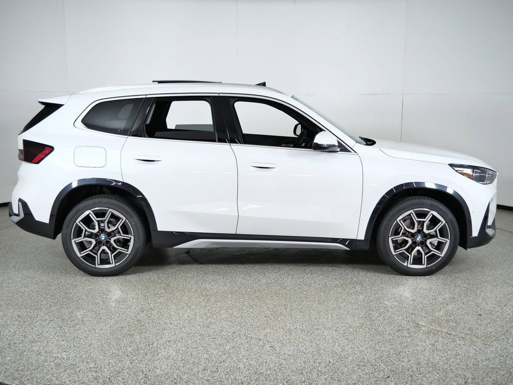 Thumbnail: 2026 BMW X1 - 10