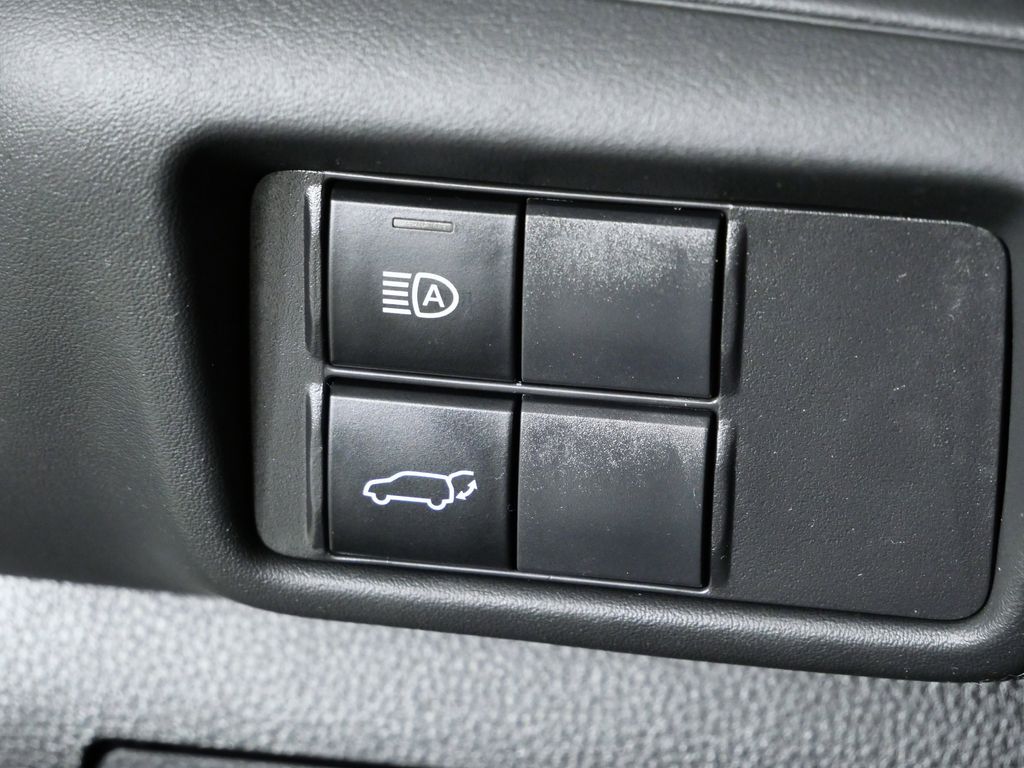 Thumbnail: 2020 Toyota Highlander - 38