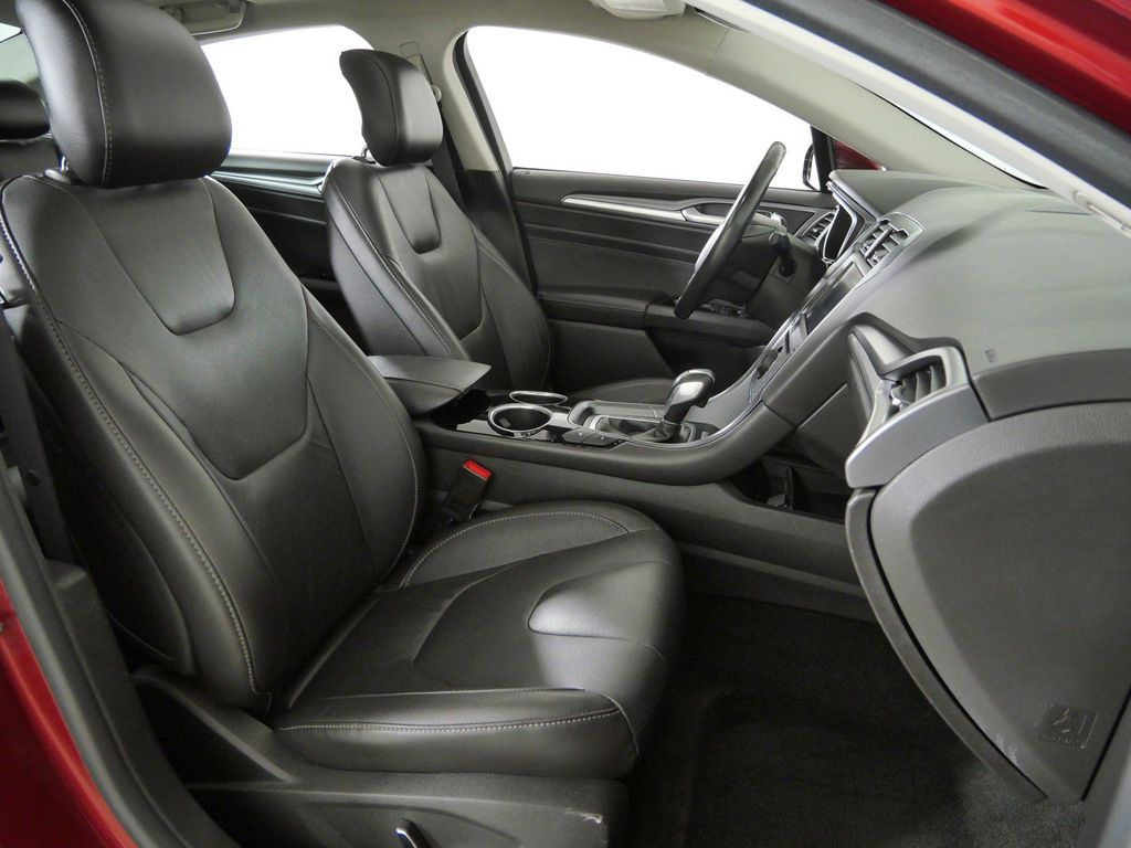 Thumbnail: 2013 Ford Fusion - 21