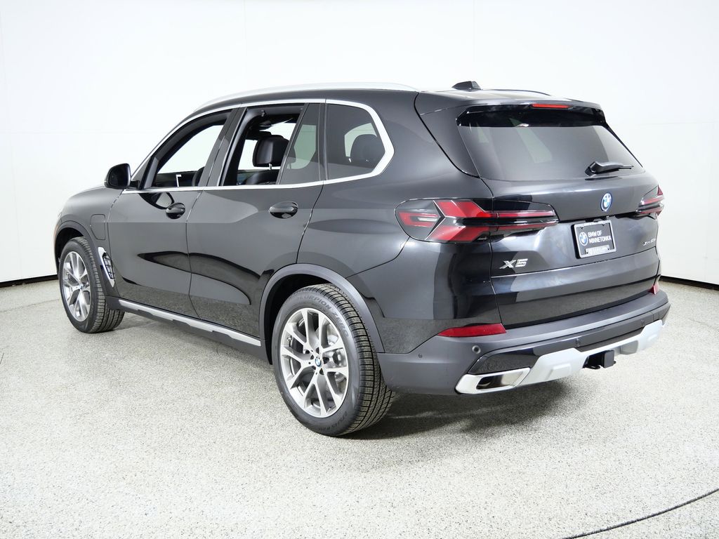 Thumbnail: 2026 BMW X5 - 14