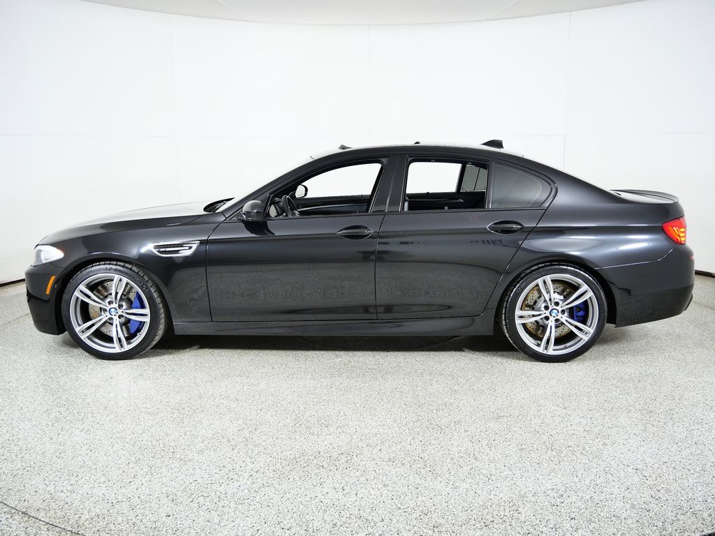 Thumbnail: 2013 BMW M5 - 15