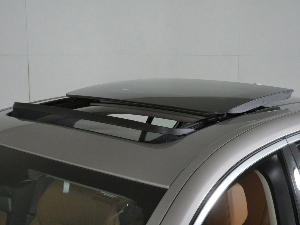 Thumbnail: 2022 BMW 7 Series - 20