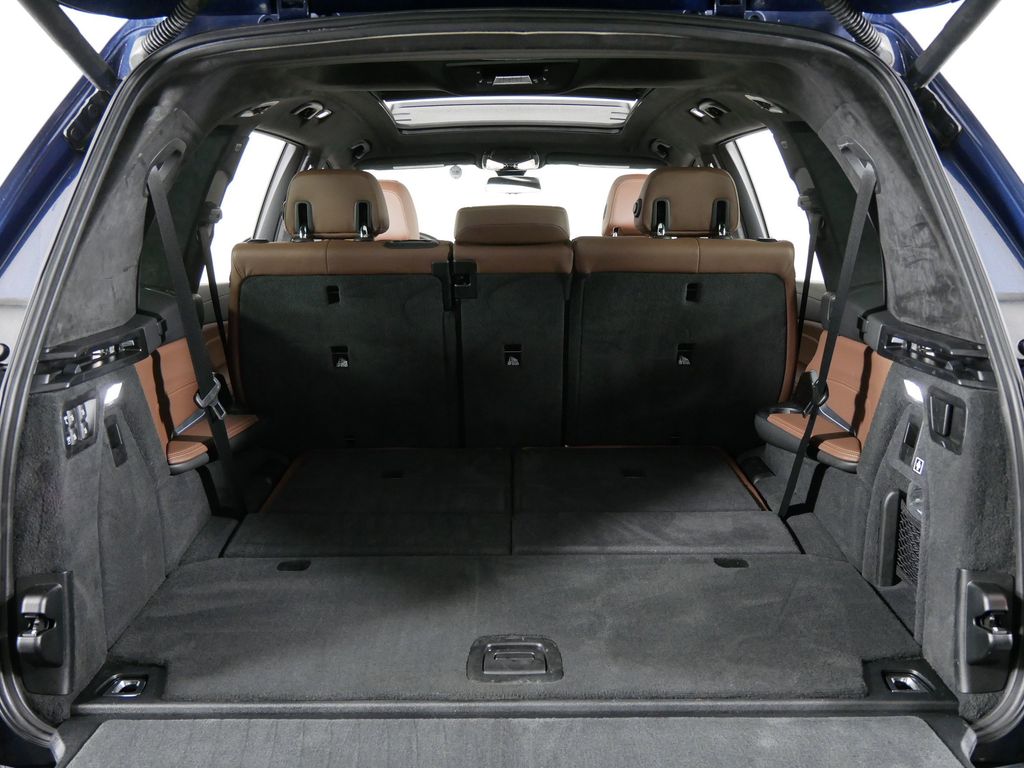 Thumbnail: 2021 BMW X7 - 27
