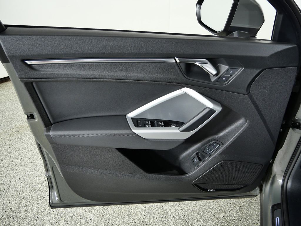 Thumbnail: 2022 Audi Q3 - 34