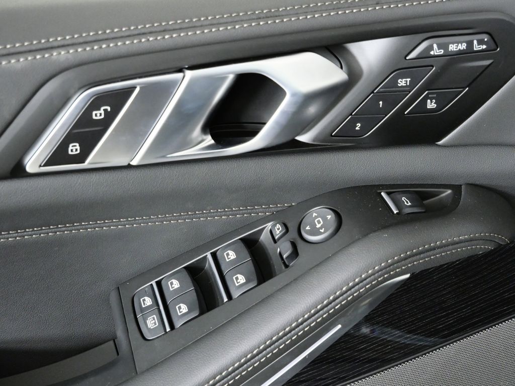 Thumbnail: 2026 BMW X7 - 37