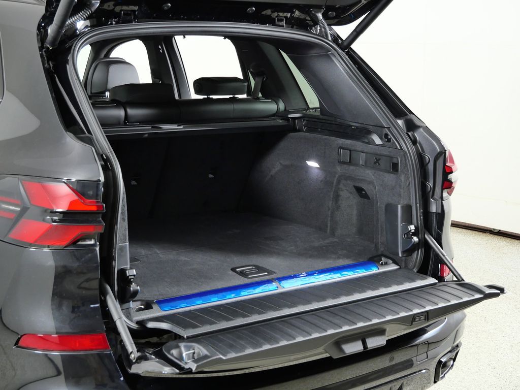 Thumbnail: 2026 BMW X5 - 29