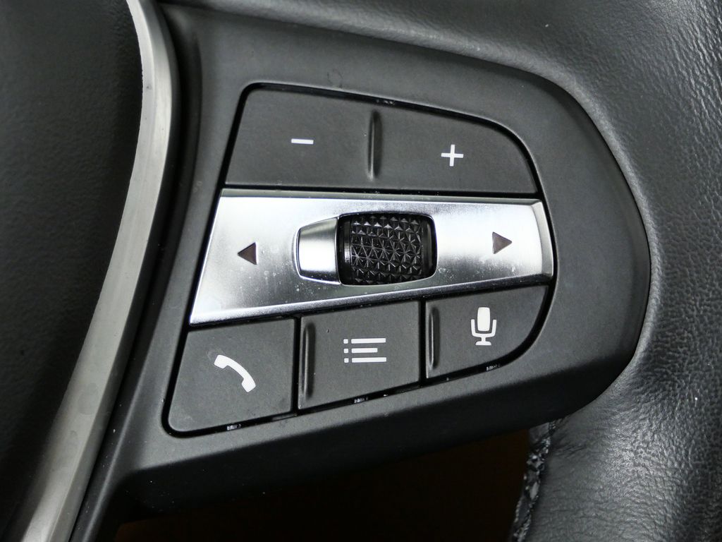 Thumbnail: 2023 BMW 3 Series - 44