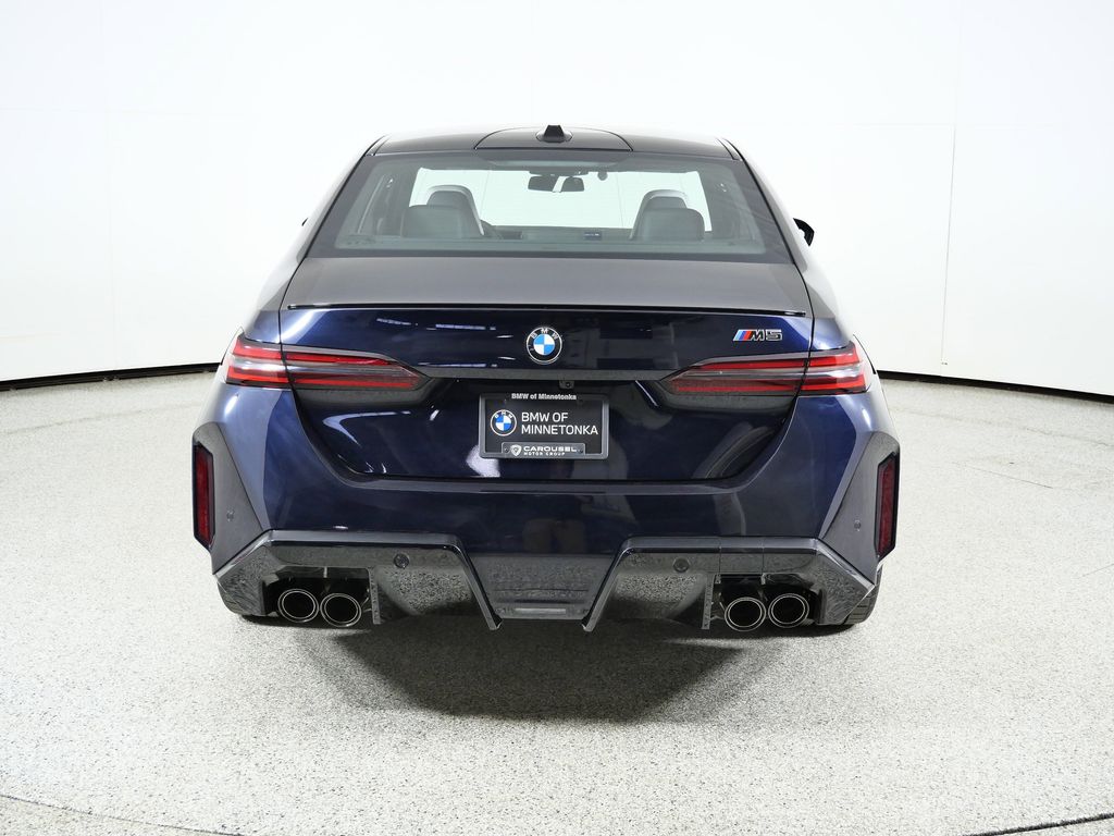 Thumbnail: 2026 BMW M5 - 10
