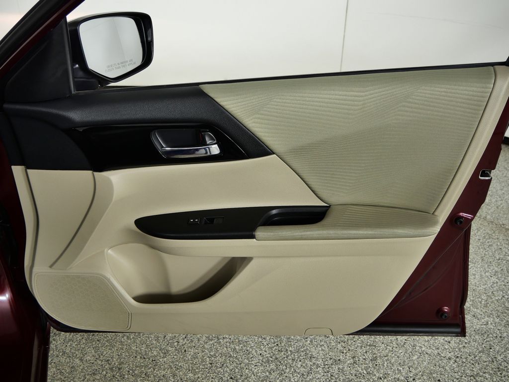 Thumbnail: 2016 Honda Accord - 18