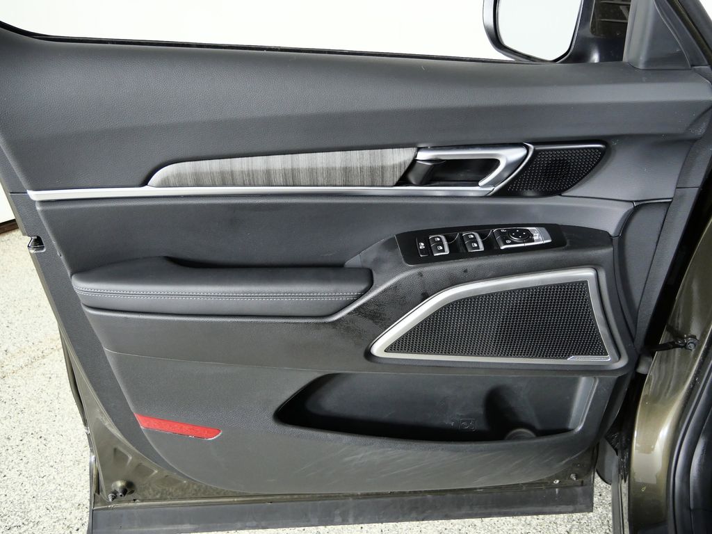 Thumbnail: 2023 Kia Telluride - 32