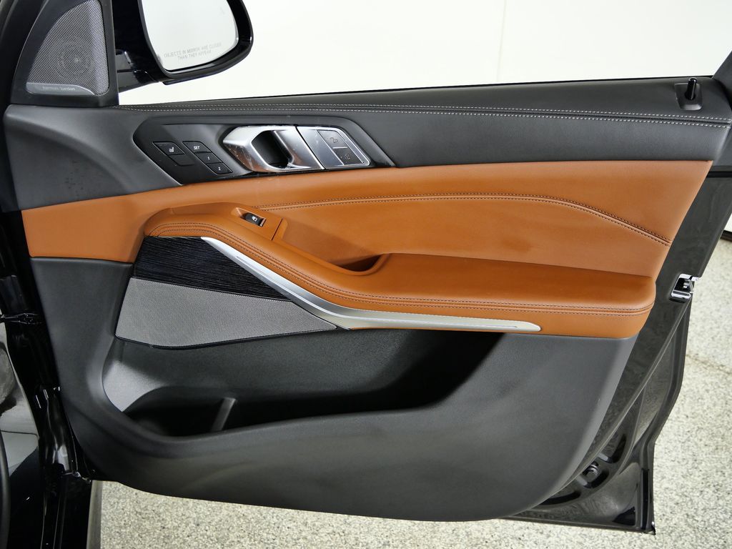 Thumbnail: 2026 BMW X7 - 19