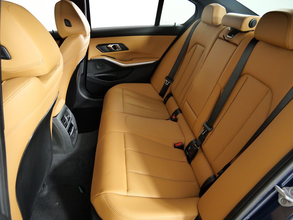Thumbnail: 2025 BMW 3 Series - 31