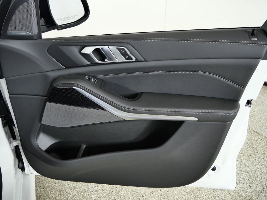 Thumbnail: 2026 BMW X5 - 19