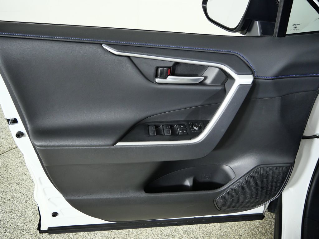 Thumbnail: 2024 Toyota RAV4 - 32