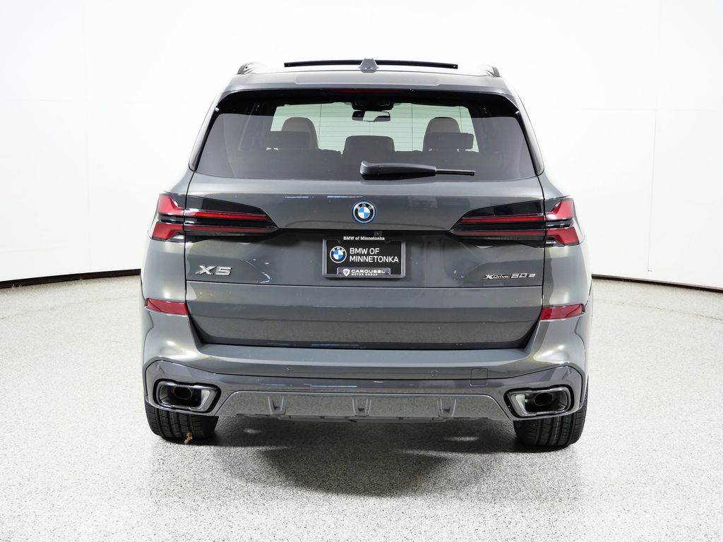Thumbnail: 2026 BMW X5 - 10