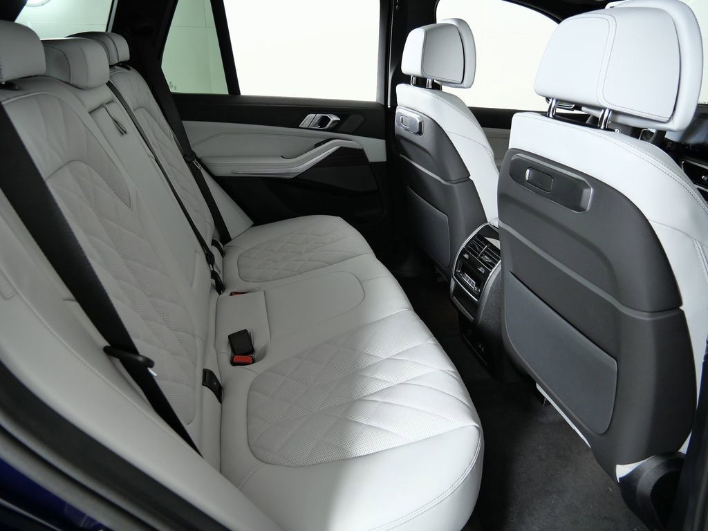 Thumbnail: 2026 BMW X5 - 28