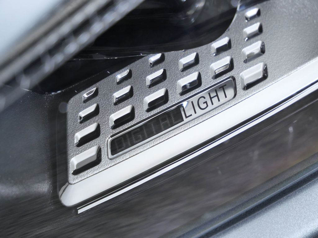 Thumbnail: 2024 Mercedes-Benz C-Class - 5