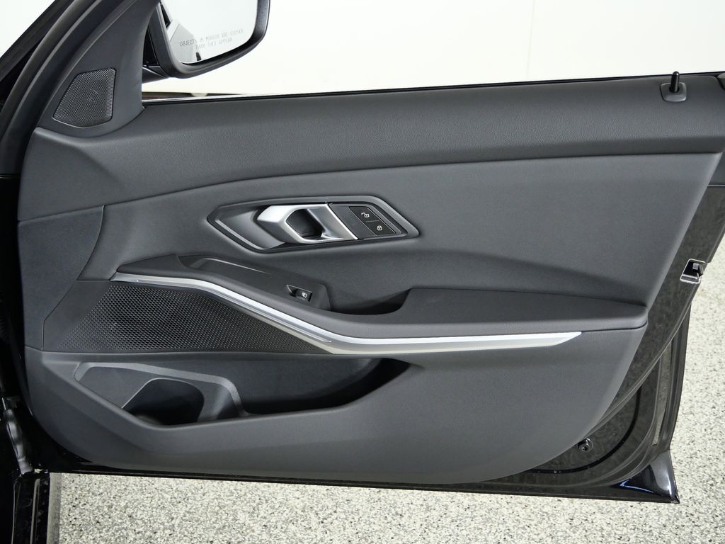 Thumbnail: 2026 BMW 3 Series - 19