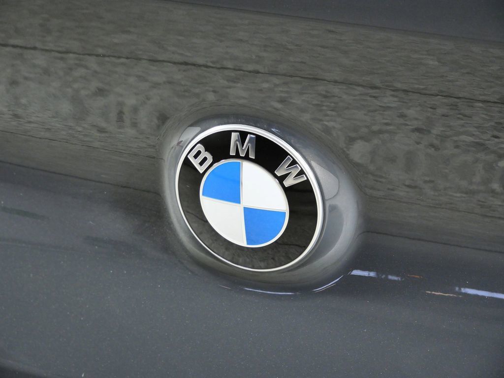 Thumbnail: 2026 BMW 8 Series - 13