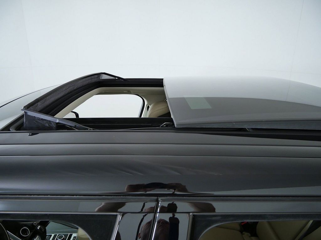 Thumbnail: 2022 Land Rover Range Rover Sport - 16