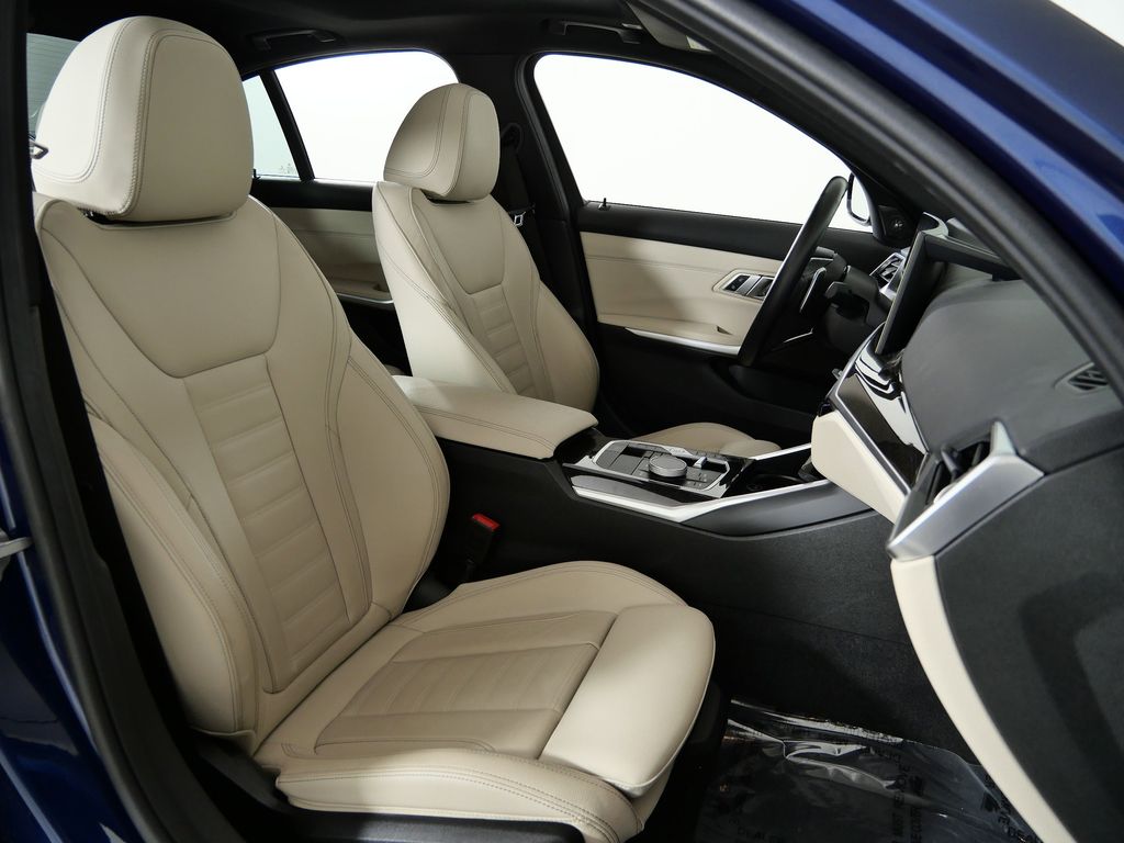 Thumbnail: 2023 BMW 3 Series - 26