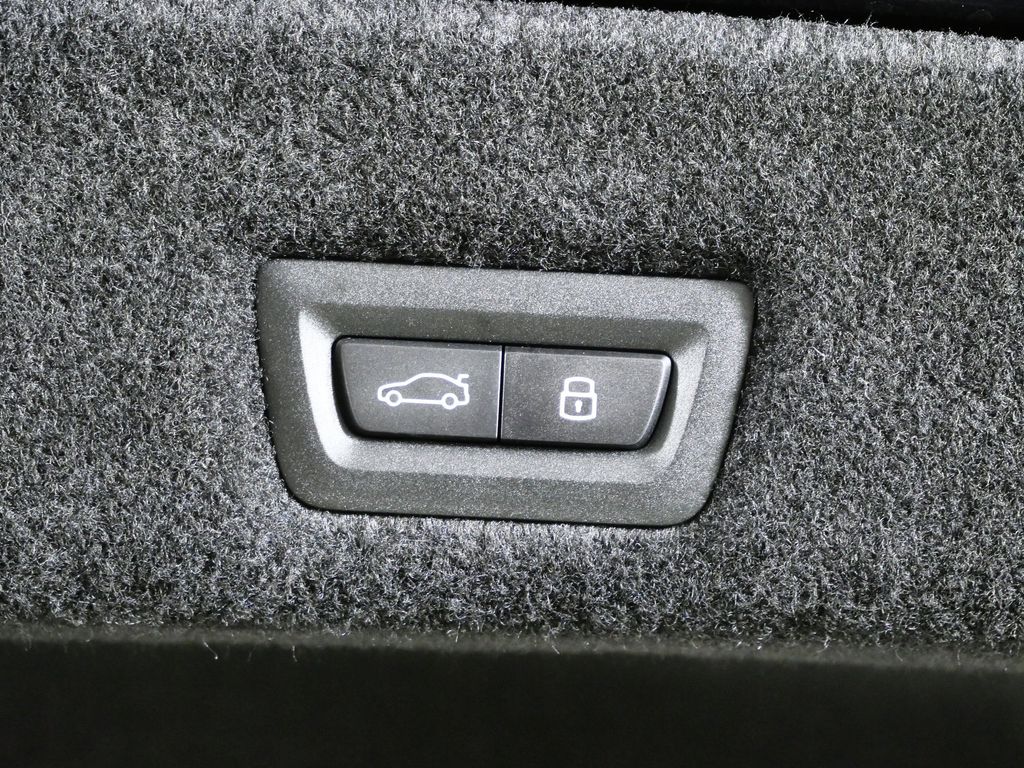 Thumbnail: 2026 BMW 7 Series - 29