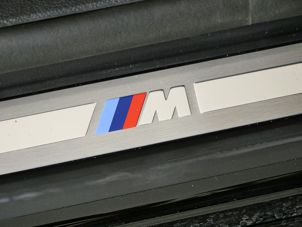 Thumbnail: 2025 BMW i4 - 24
