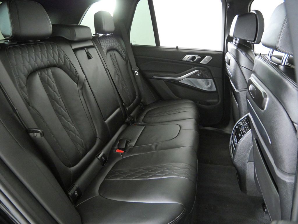 Thumbnail: 2026 BMW X5 - 27