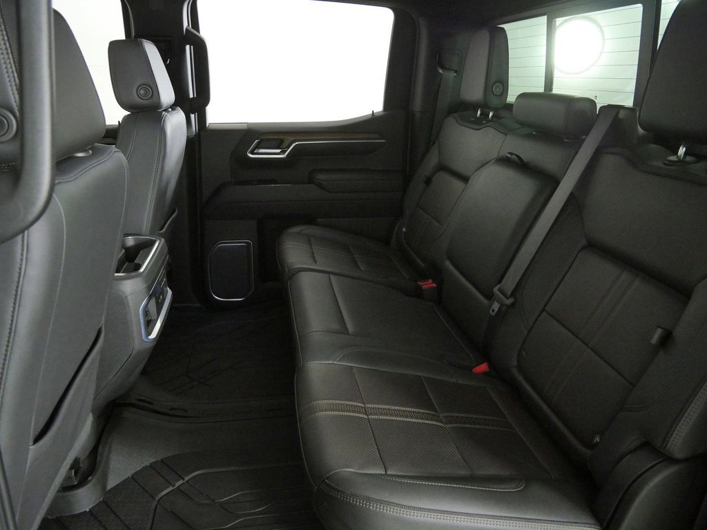 Thumbnail: 2022 Chevrolet Silverado 1500 - 31