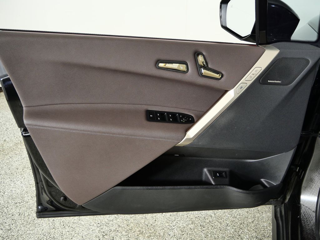 Thumbnail: 2023 BMW iX - 37