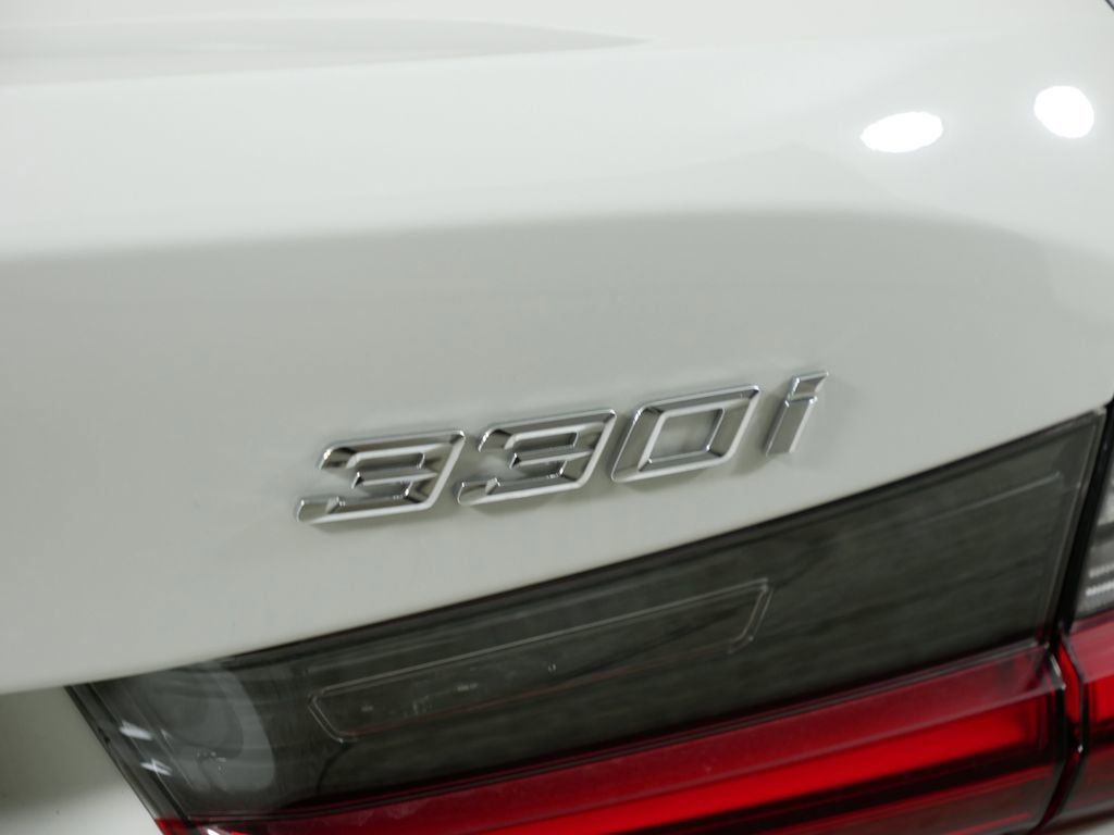 Thumbnail: 2025 BMW 3 Series - 13