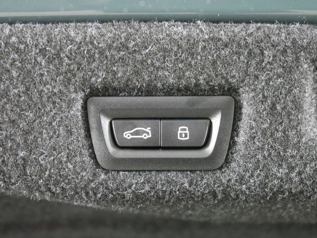 Thumbnail: 2025 BMW 5 Series - 28