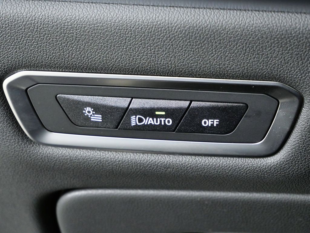 Thumbnail: 2026 BMW X7 - 40