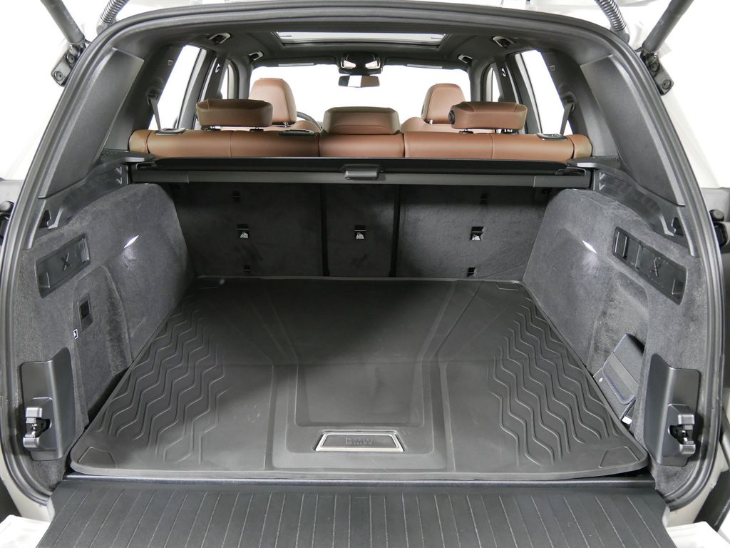 Thumbnail: 2026 BMW X5 - 25