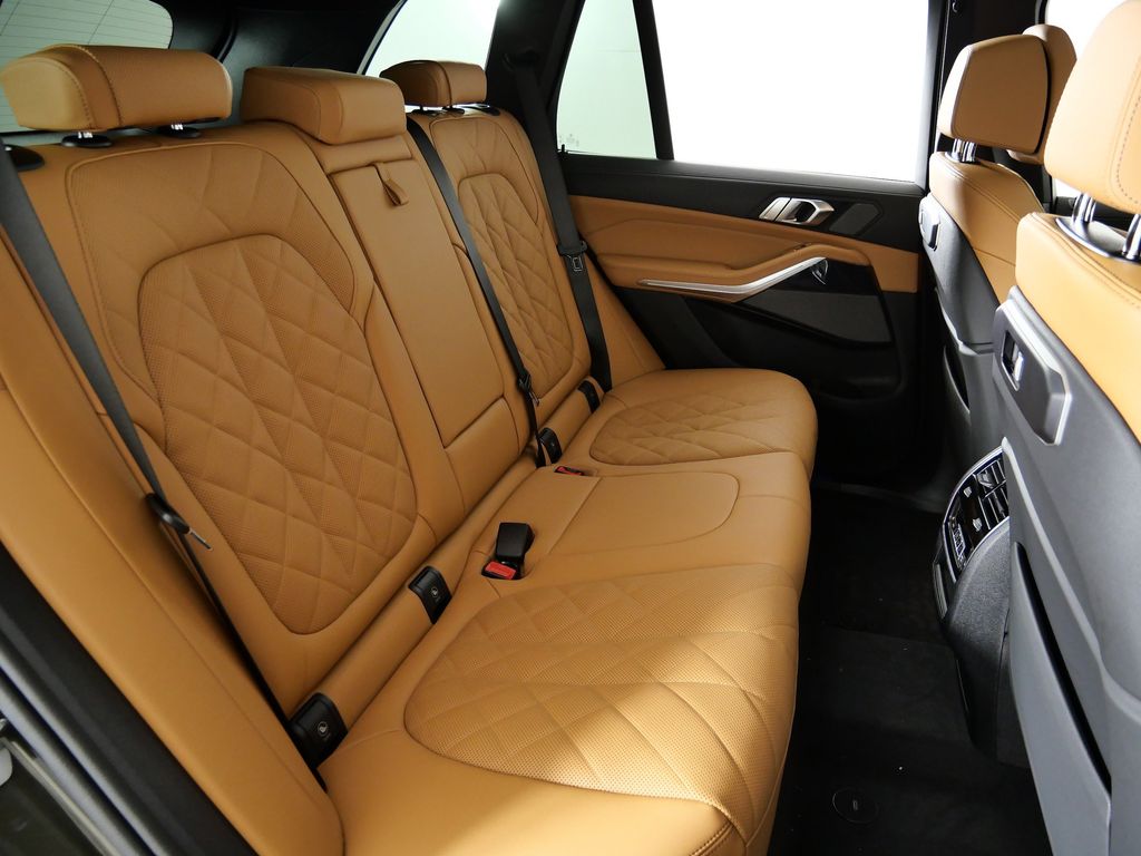 Thumbnail: 2026 BMW X5 - 27