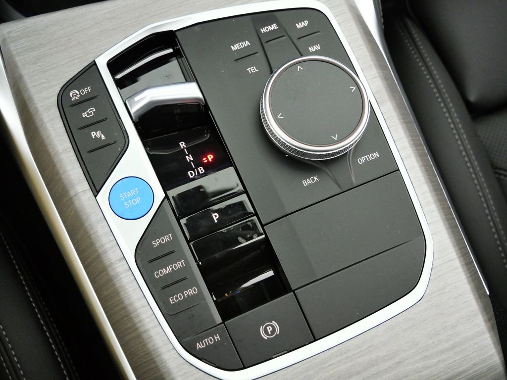 Thumbnail: 2026 BMW i4 - 48