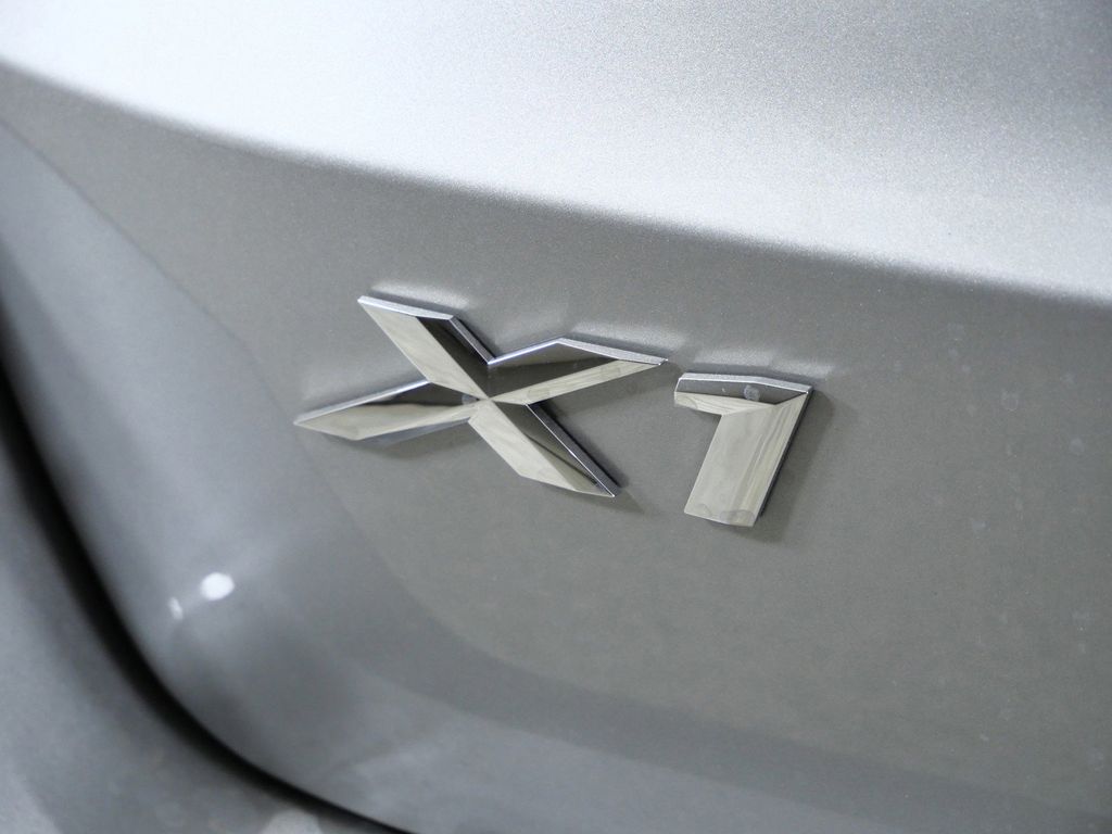 Thumbnail: 2026 BMW X1 - 13