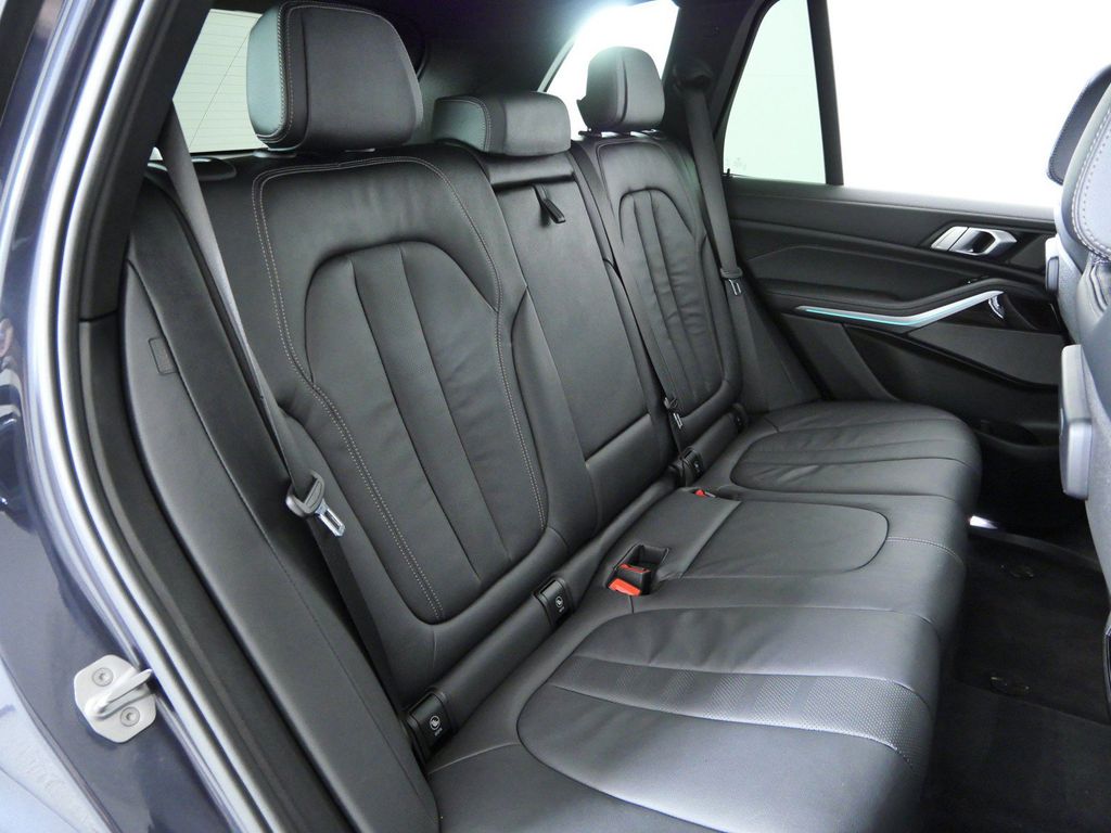 Thumbnail: 2020 BMW X5 - 23