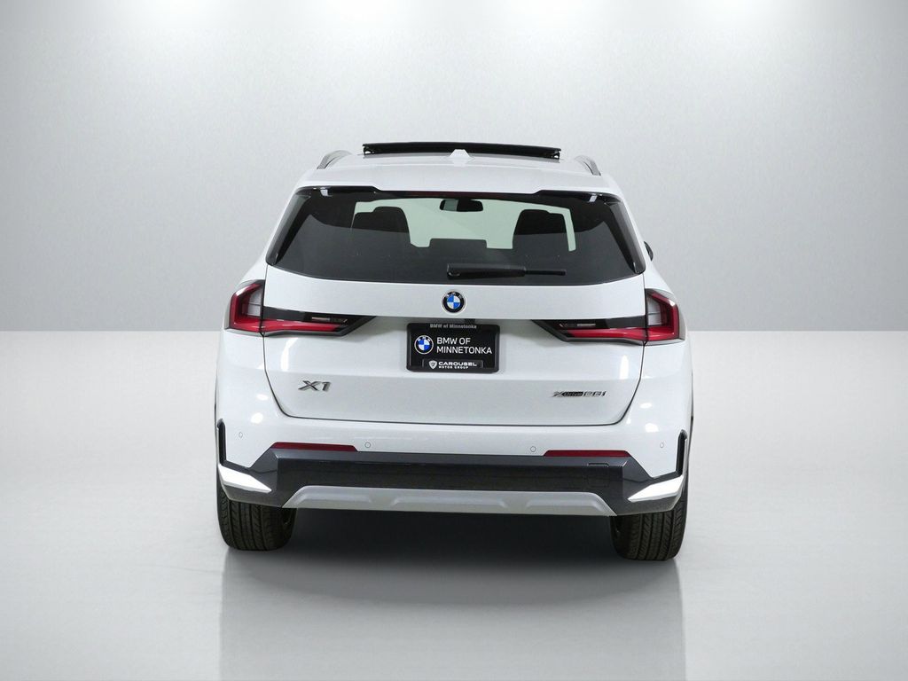 Thumbnail: 2026 BMW X1 - 10