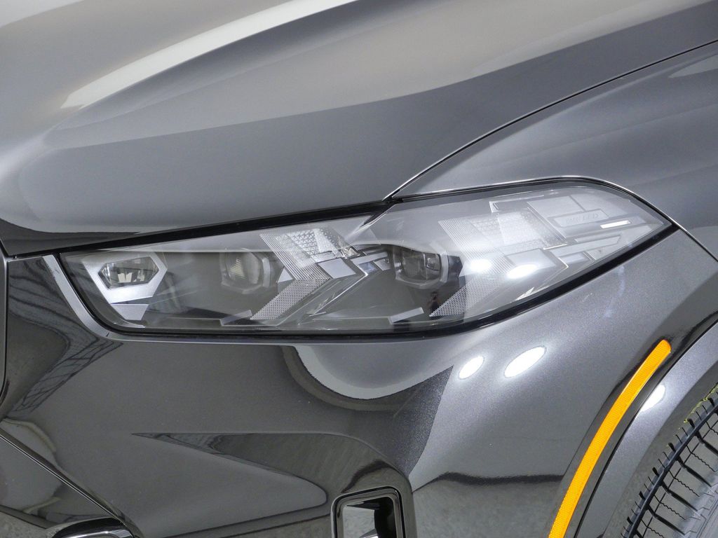 Thumbnail: 2026 BMW X5 - 3