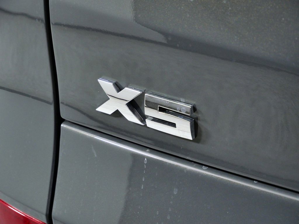 Thumbnail: 2026 BMW X5 - 13