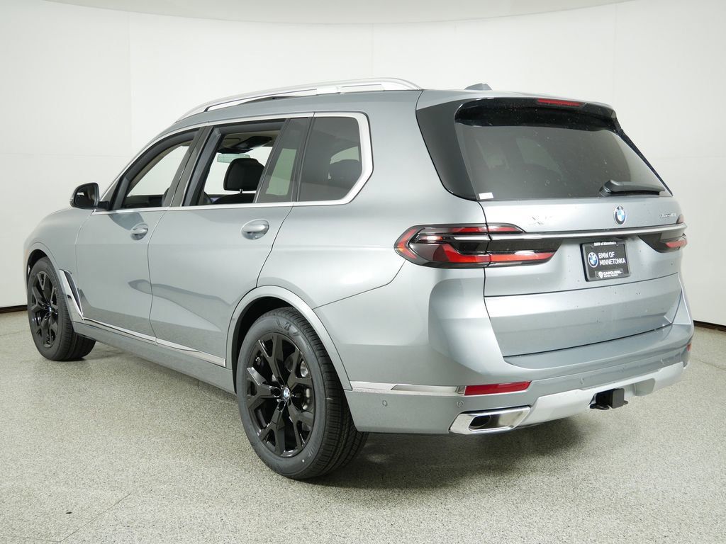 Thumbnail: 2026 BMW X7 - 15
