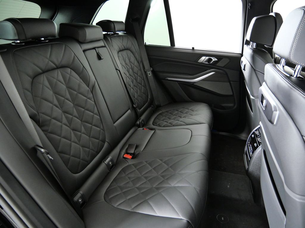 Thumbnail: 2026 BMW X5 - 27