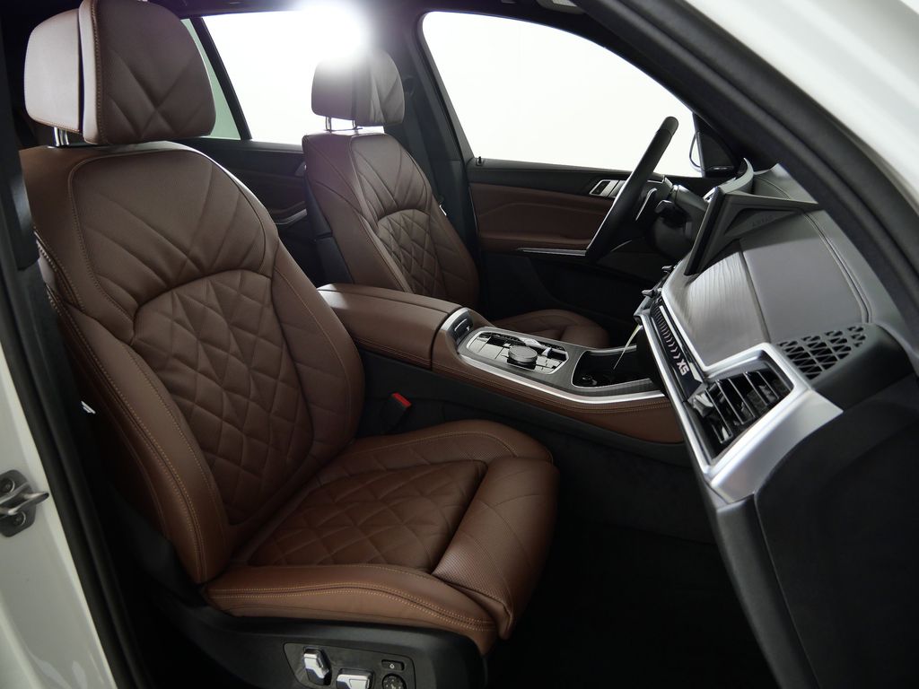 Thumbnail: 2026 BMW X5 - 21