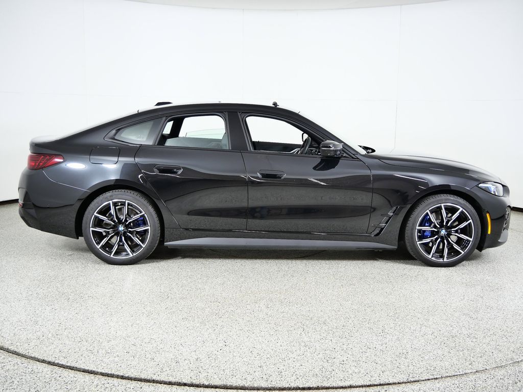 Thumbnail: 2025 BMW i4 - 10