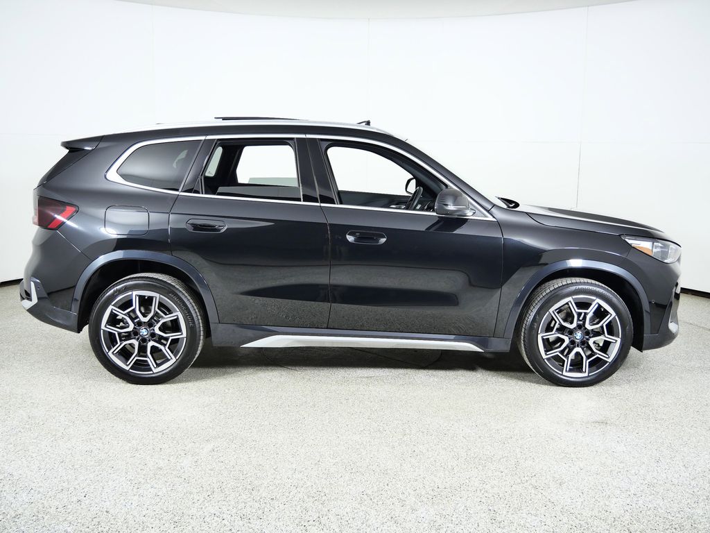Thumbnail: 2025 BMW X1 - 10