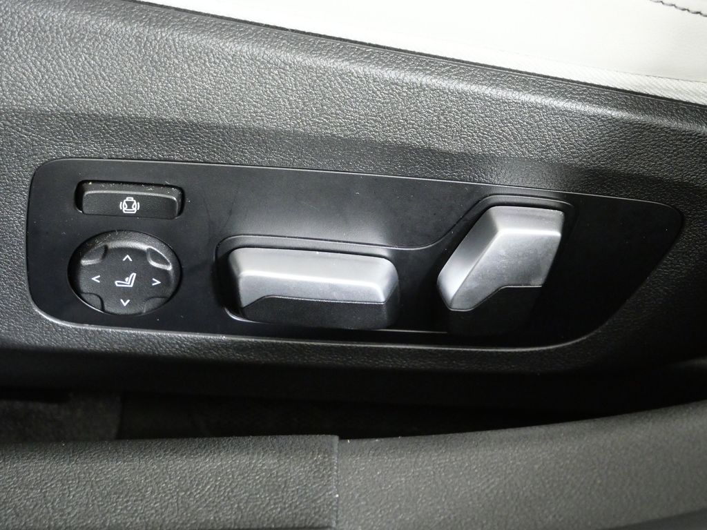 Thumbnail: 2022 BMW M3 - 38