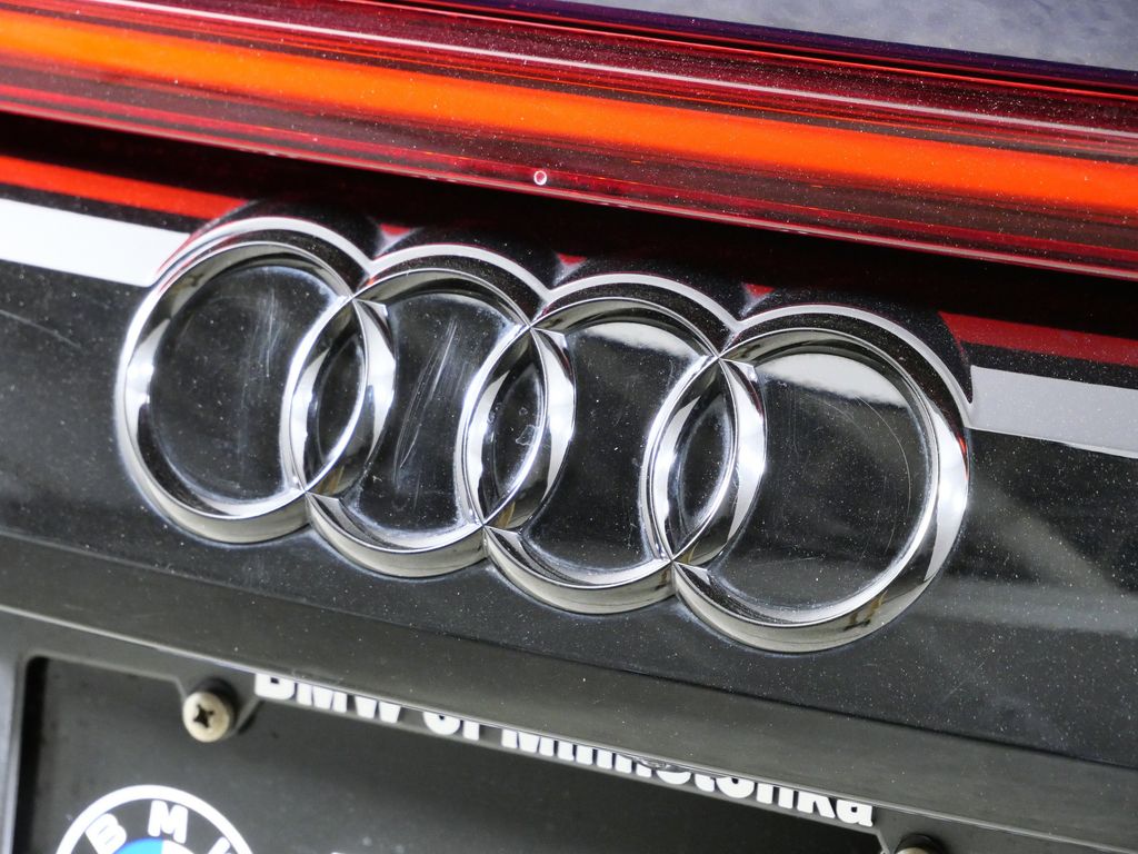 Thumbnail: 2023 Audi Q8 - 12