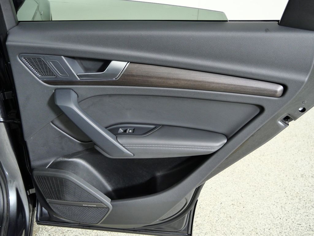 Thumbnail: 2023 Audi Q5 - 25