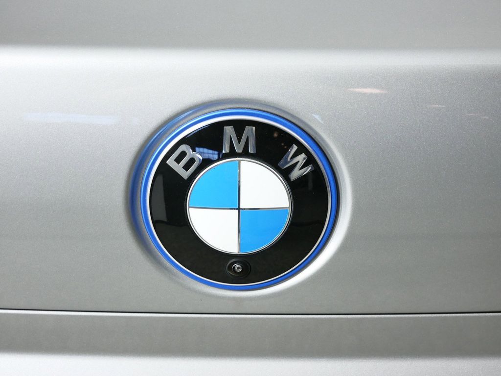 Thumbnail: 2024 BMW i7 - 10
